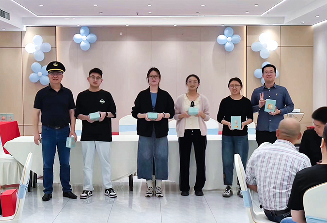 Nantong Tianhong Textil Technology Co., Ltd.